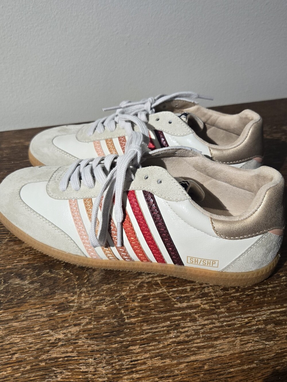 Shu Shop Womens Steffi Cream Multi Red Sneakers 10 W NEW